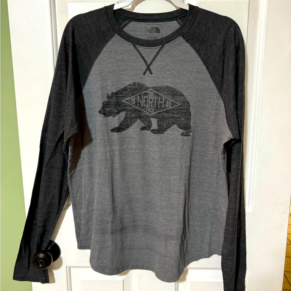 Long sleeve The North Face almost new Tee!
